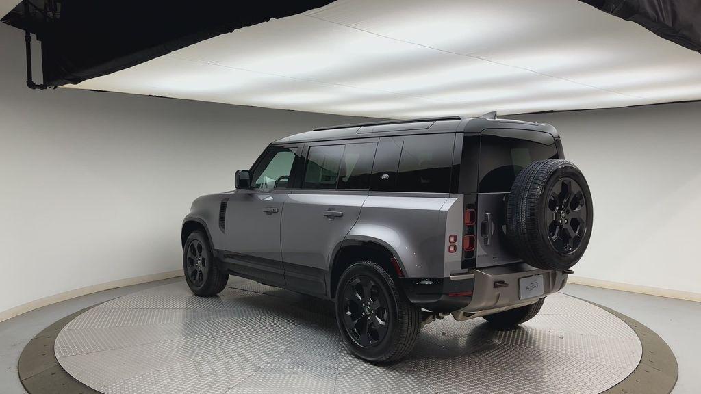 Land Rover Defender 2022