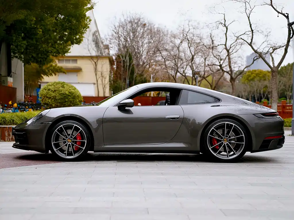 Porsche 911 2021
