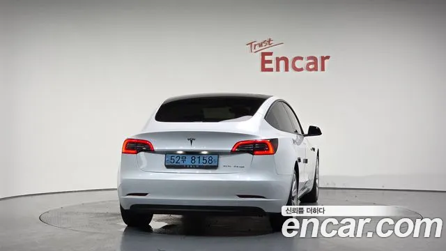 Tesla Model 3 2022