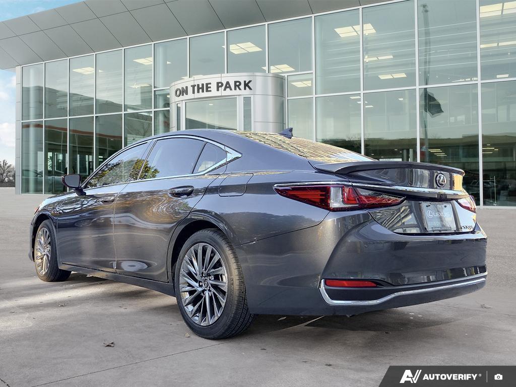 Lexus ES 2025