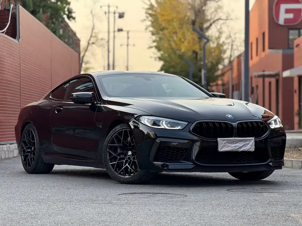 BMW M8 2021
