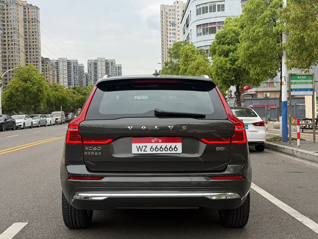 Volvo XC60 2022
