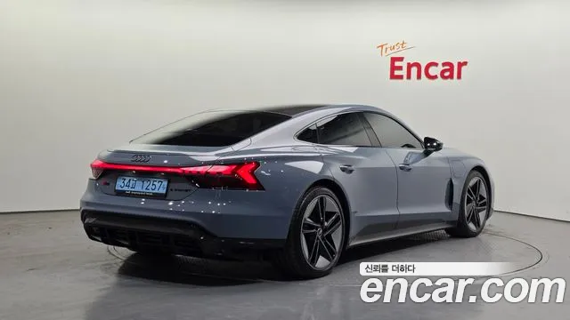 Audi RS e-tron GT 2023
