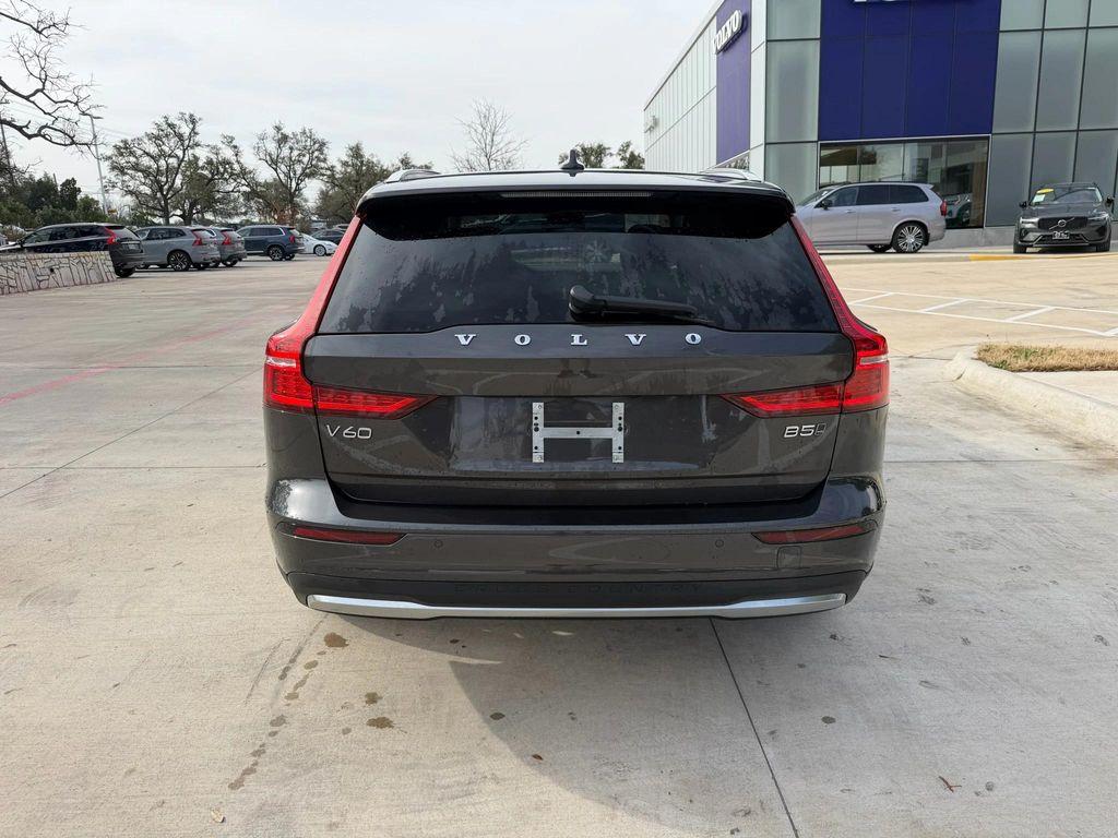 Volvo V60 Cross Country 2025