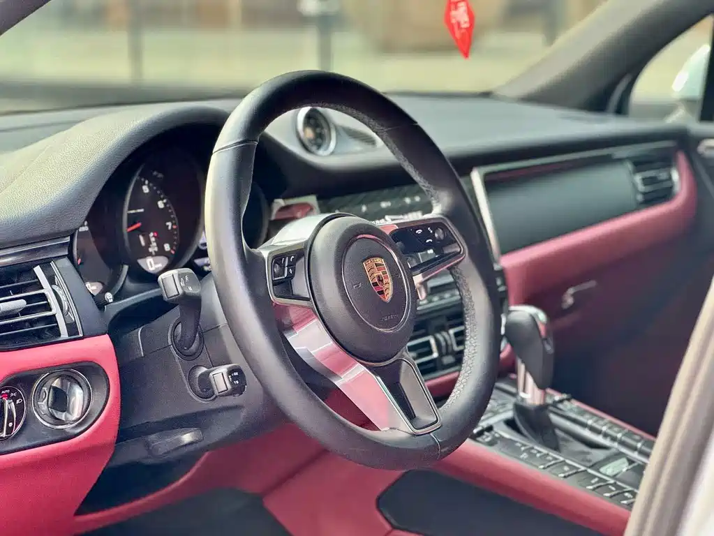 Porsche Macan 2021