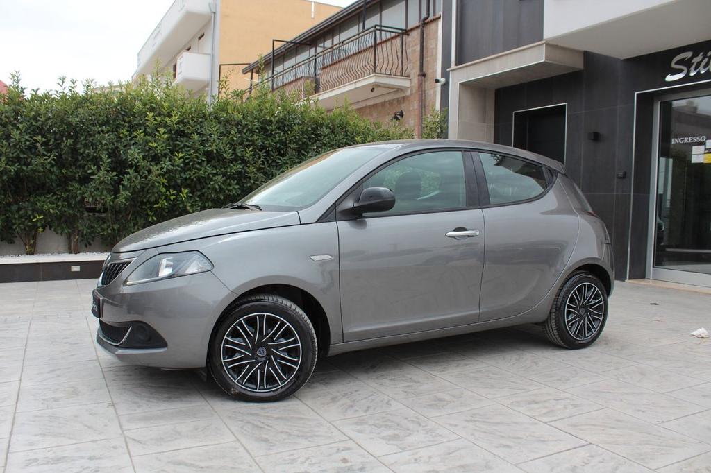 Lancia Ypsilon 2022
