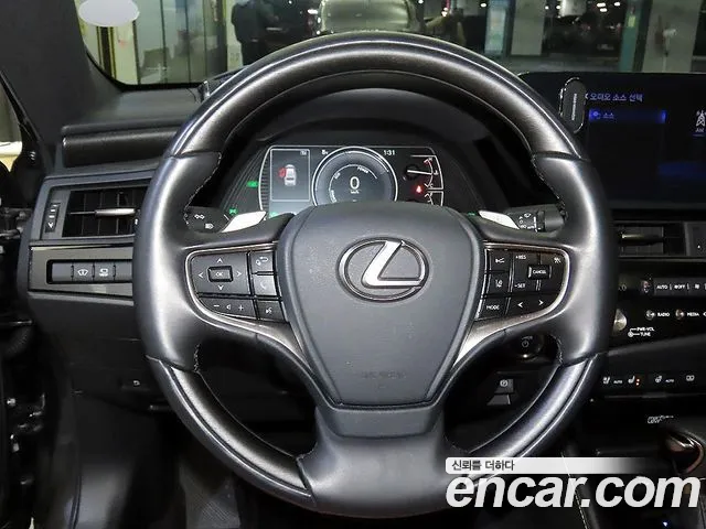 Lexus ES 2021