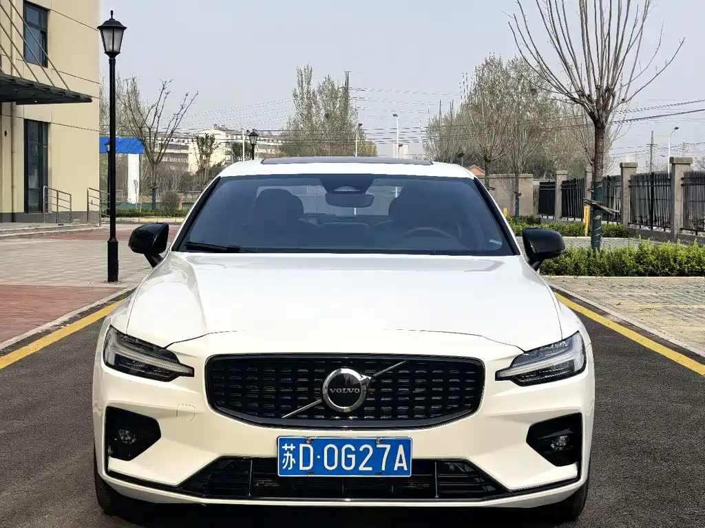 Volvo S60 2024