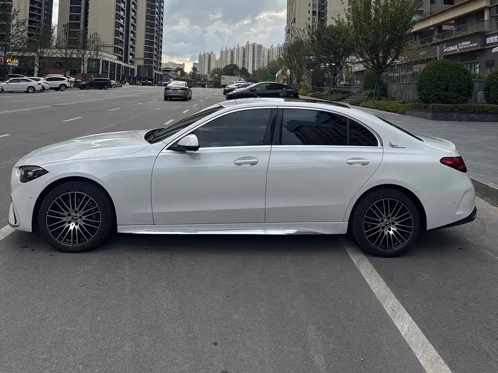 Mercedes-Benz C-Класс 2024
