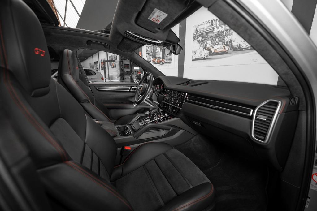 Porsche Cayenne 2022