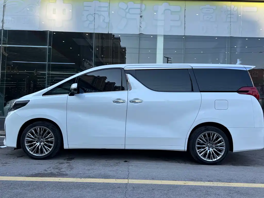 Toyota Alphard 2020
