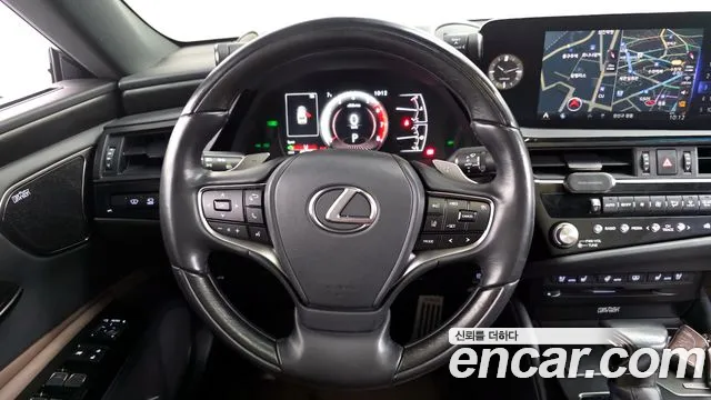 Lexus ES 2022