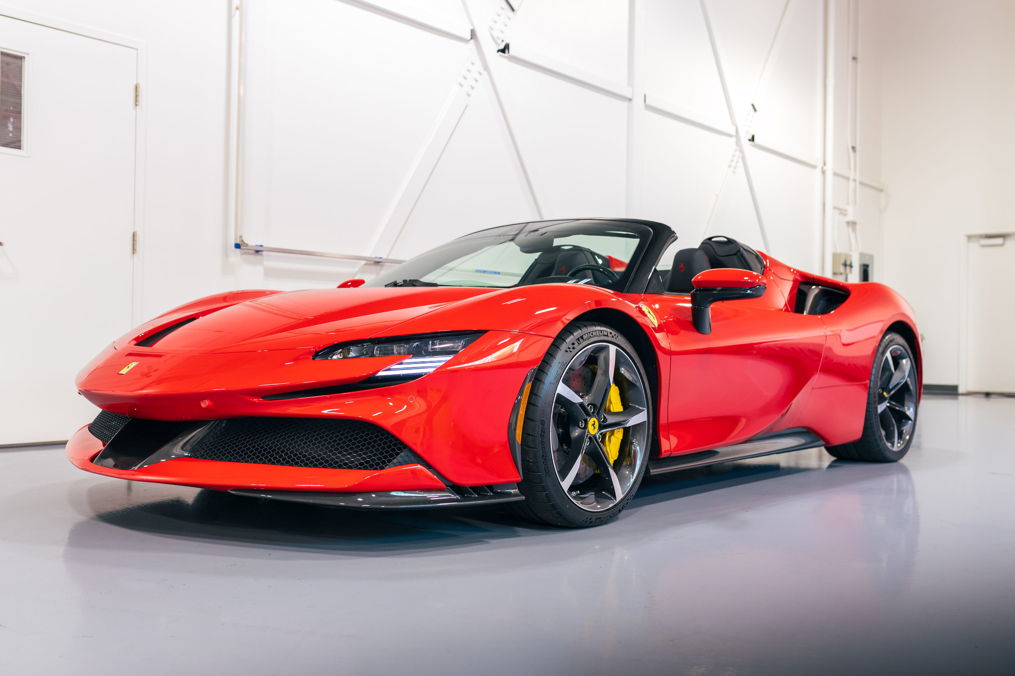 Ferrari SF90 2025