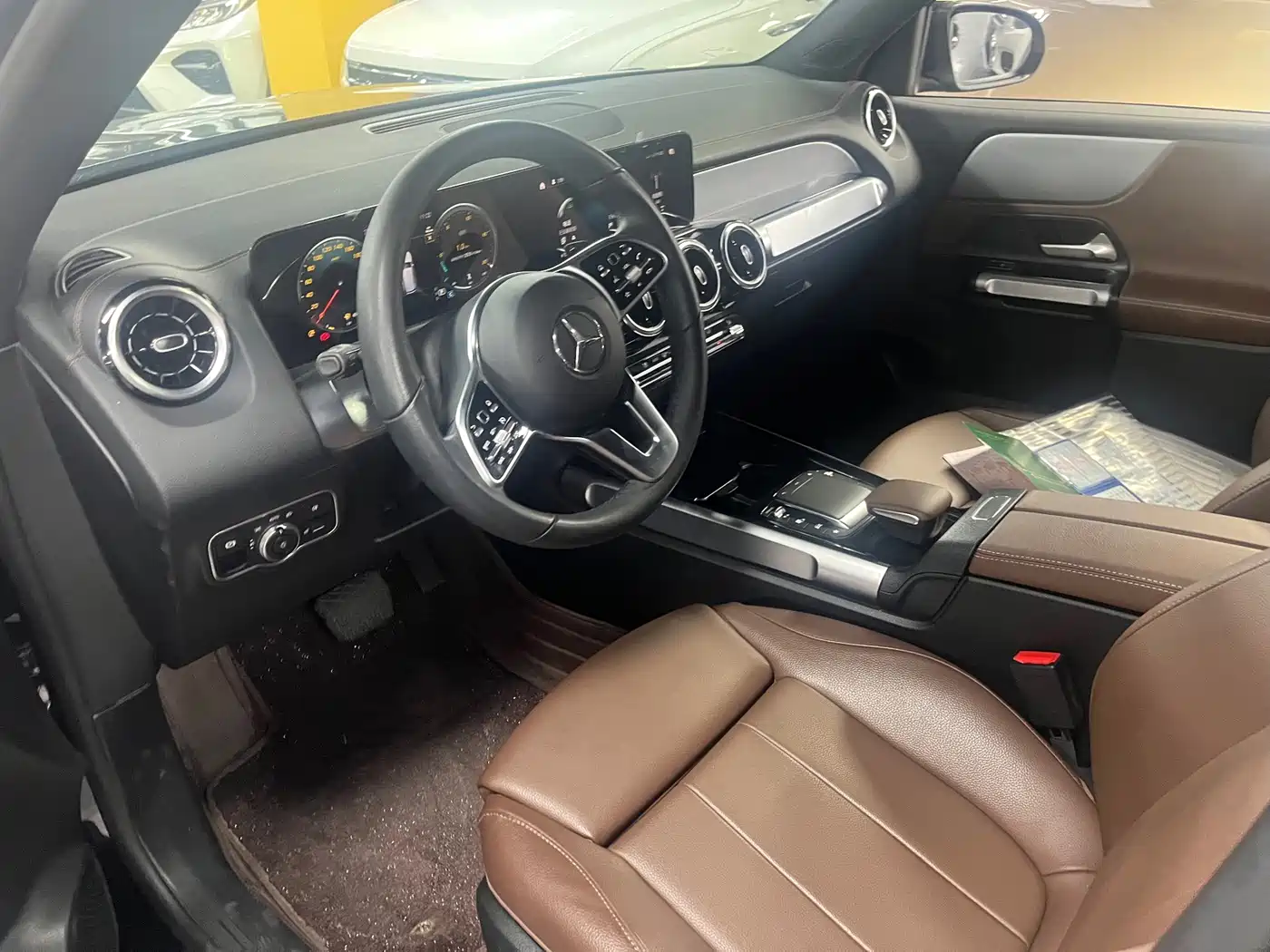 Mercedes-Benz GLB 2023