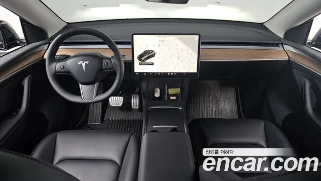 Tesla Model Y 2024