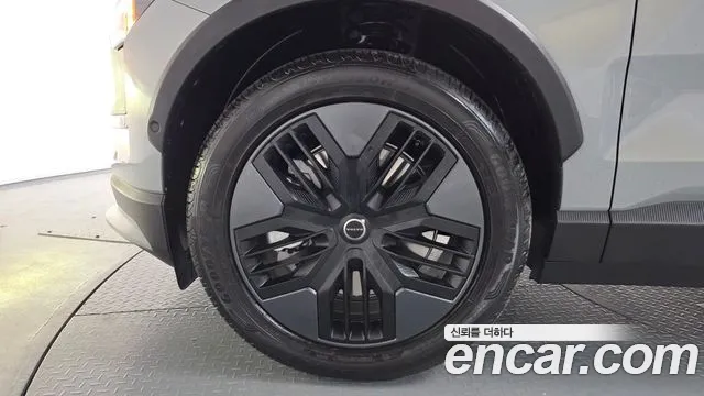 Volvo EX30 2026