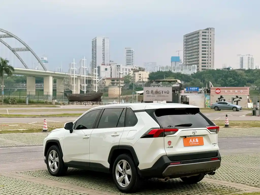 Toyota RAV4 2021