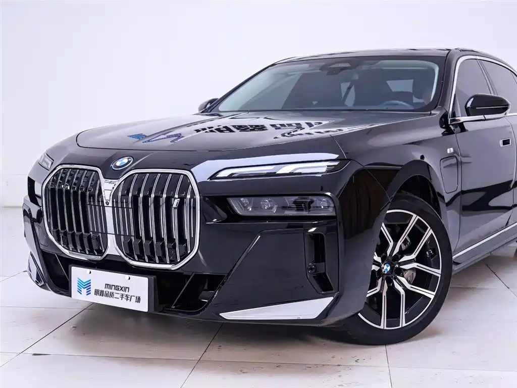 BMW i7 2024