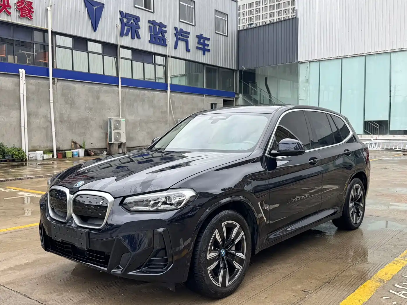 BMW iX3 2023