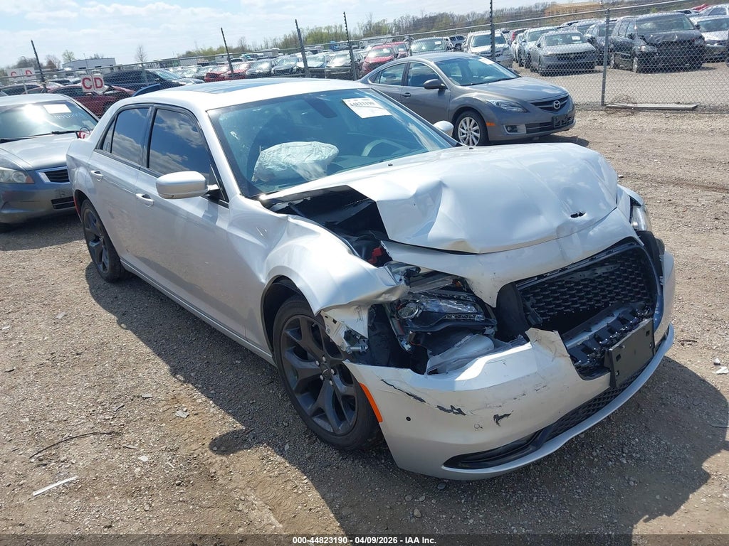 Chrysler 300 2023