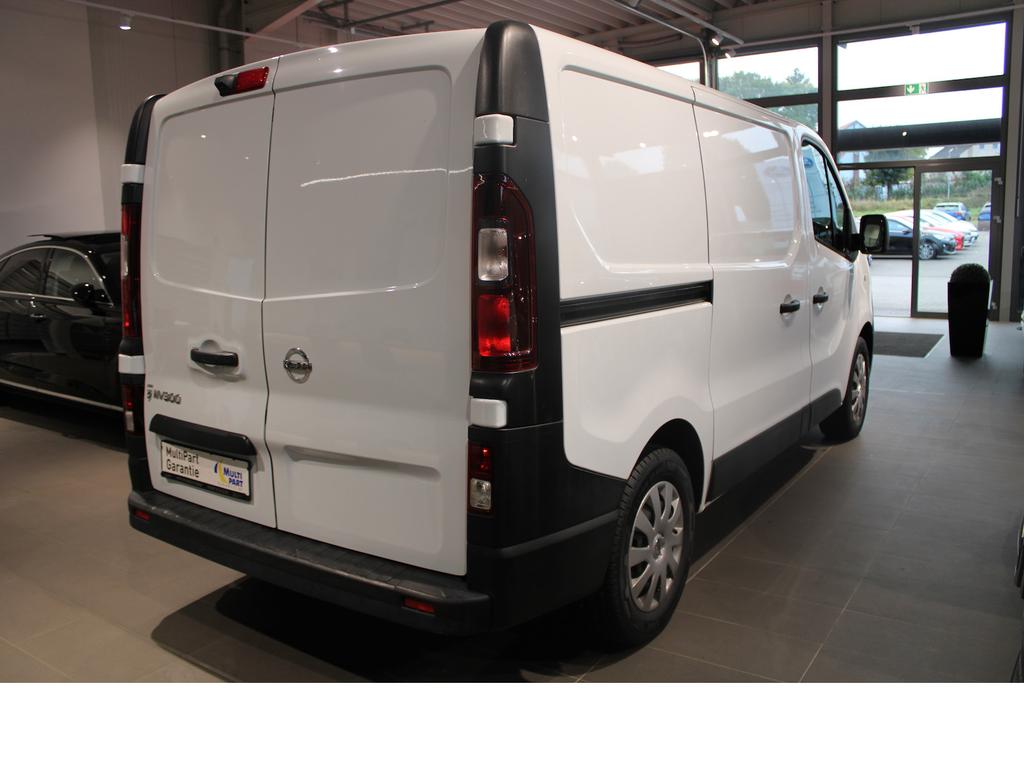 Nissan NV300 2021