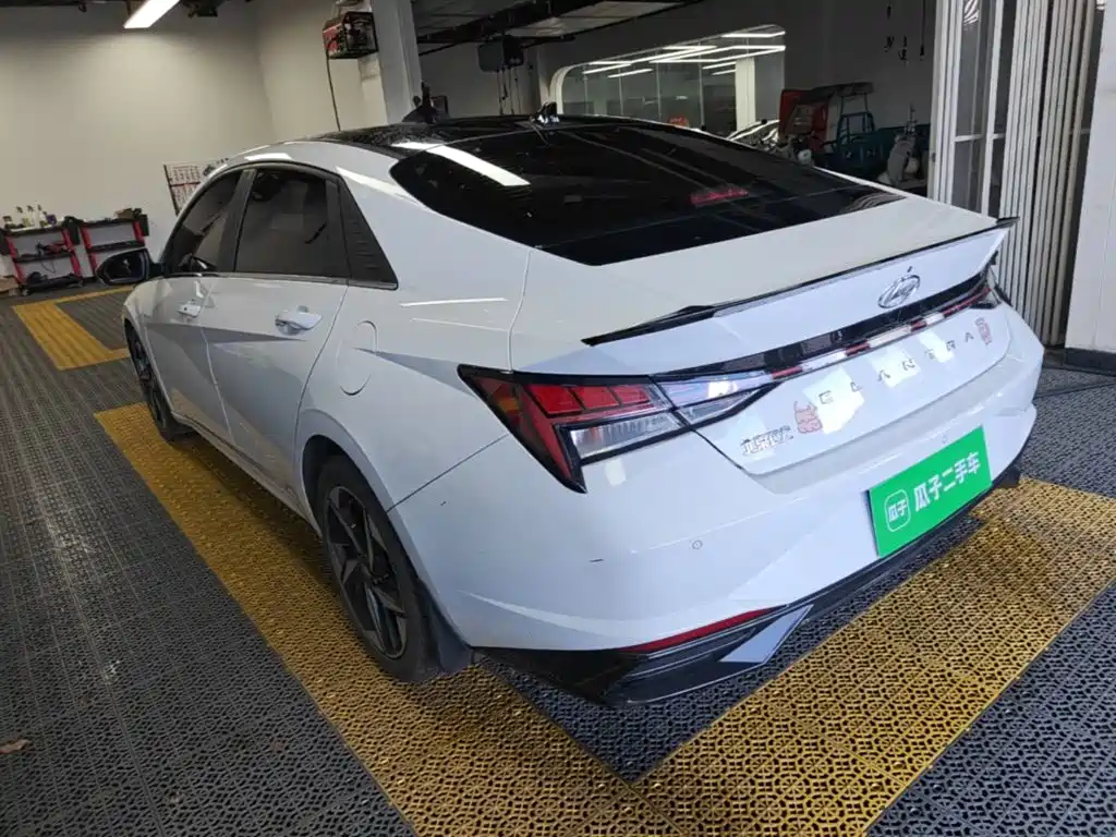 Hyundai Elantra 2023