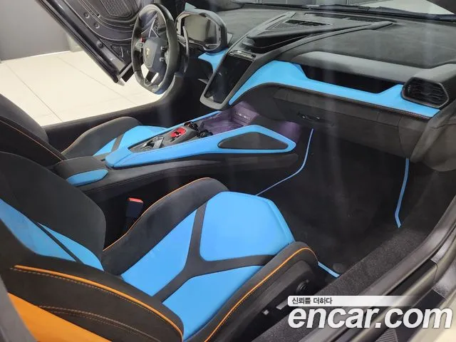 Lamborghini Revuelto 2025