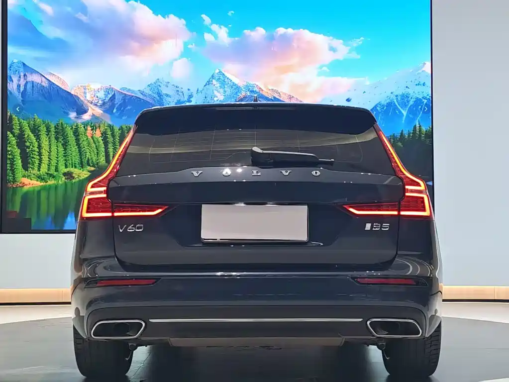 Volvo V60 2022
