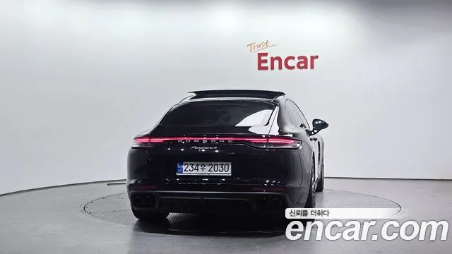 Porsche Panamera 2022