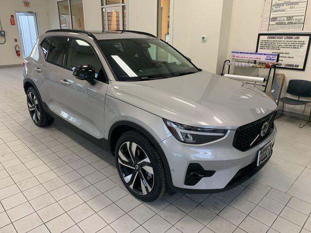 Volvo XC40 2025