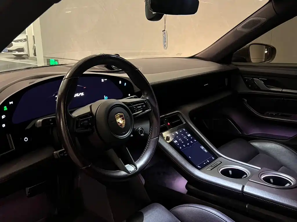 Porsche Taycan 2023