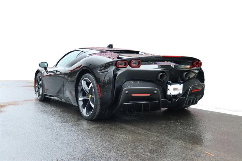 Ferrari SF90 2023