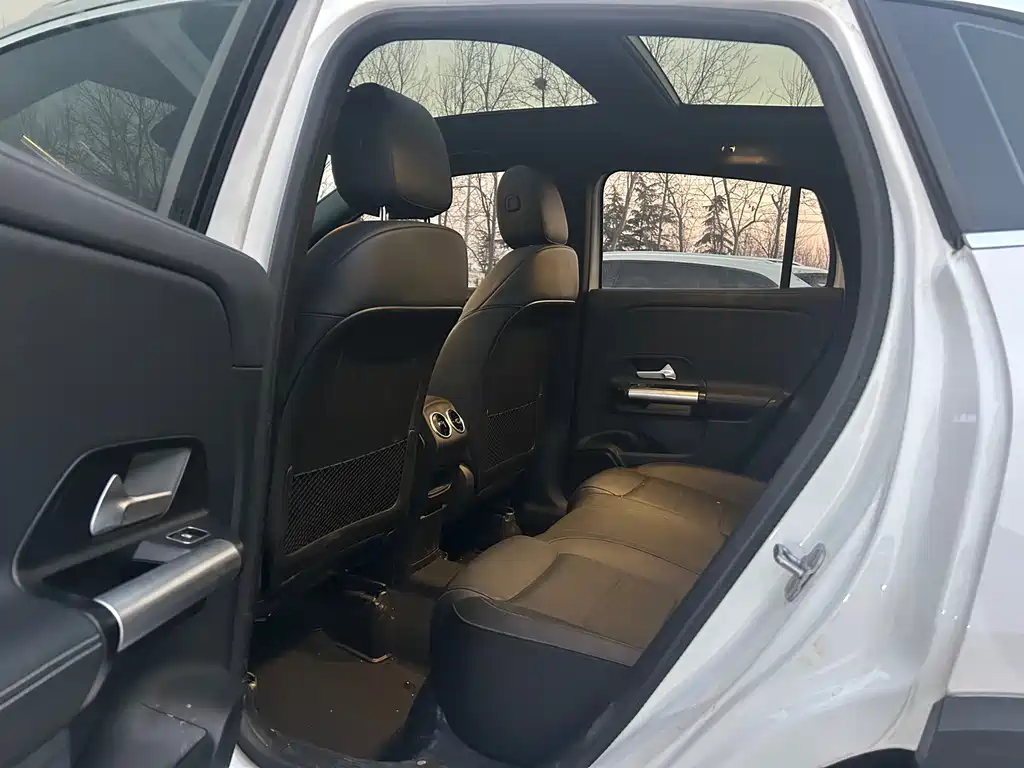 Mercedes-Benz GLA 2024