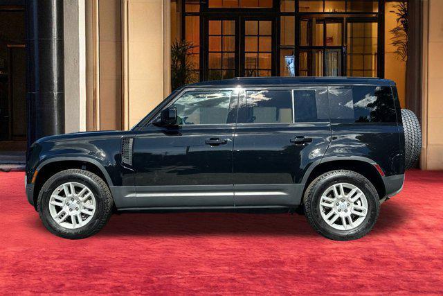 Land Rover Defender 2025