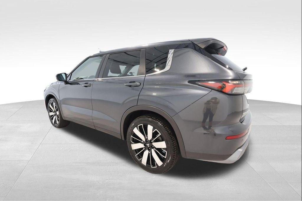 Mitsubishi Outlander 2025