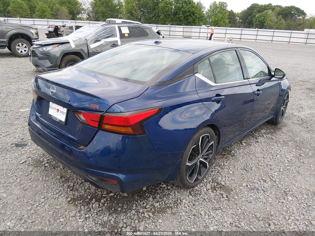 Nissan Altima 2024