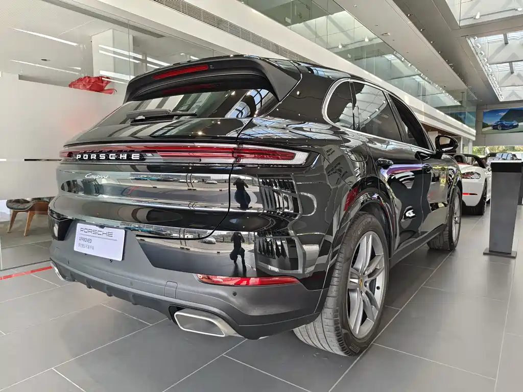 Porsche Cayenne 2025