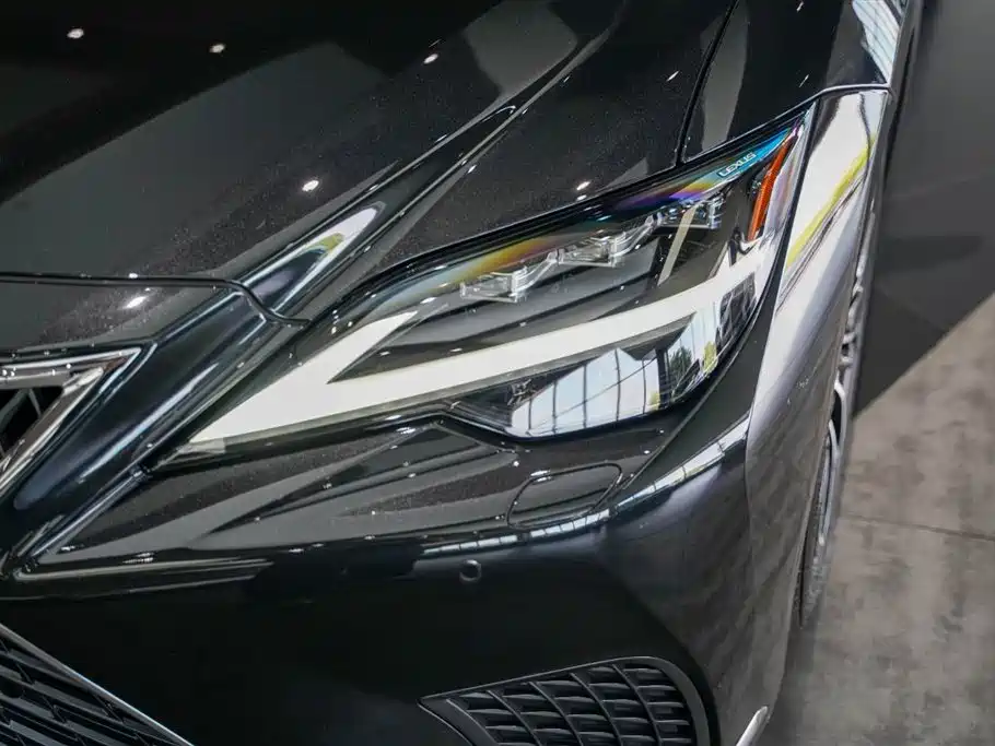 Lexus LS 2021
