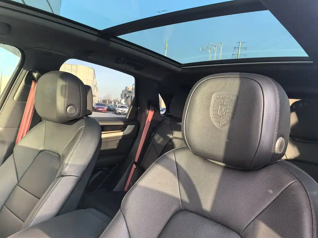 Porsche Cayenne 2025