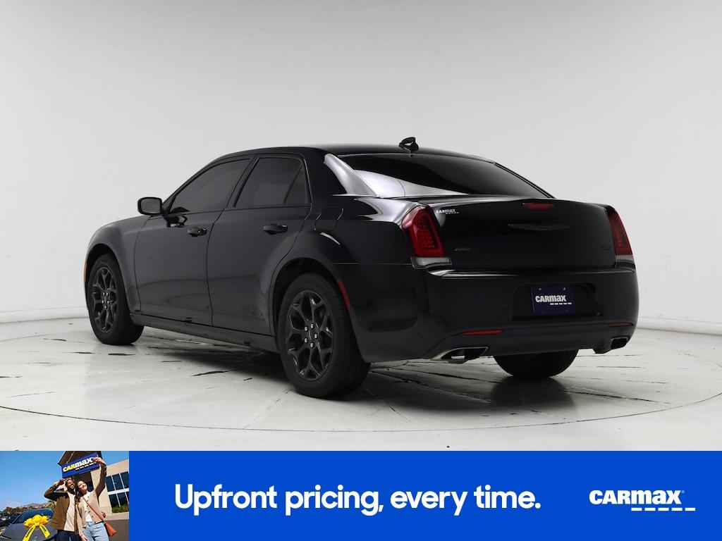 Chrysler 300 2022