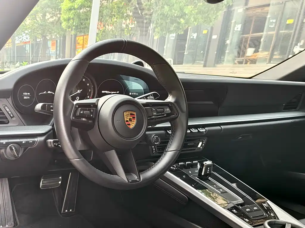 Porsche 911 2023