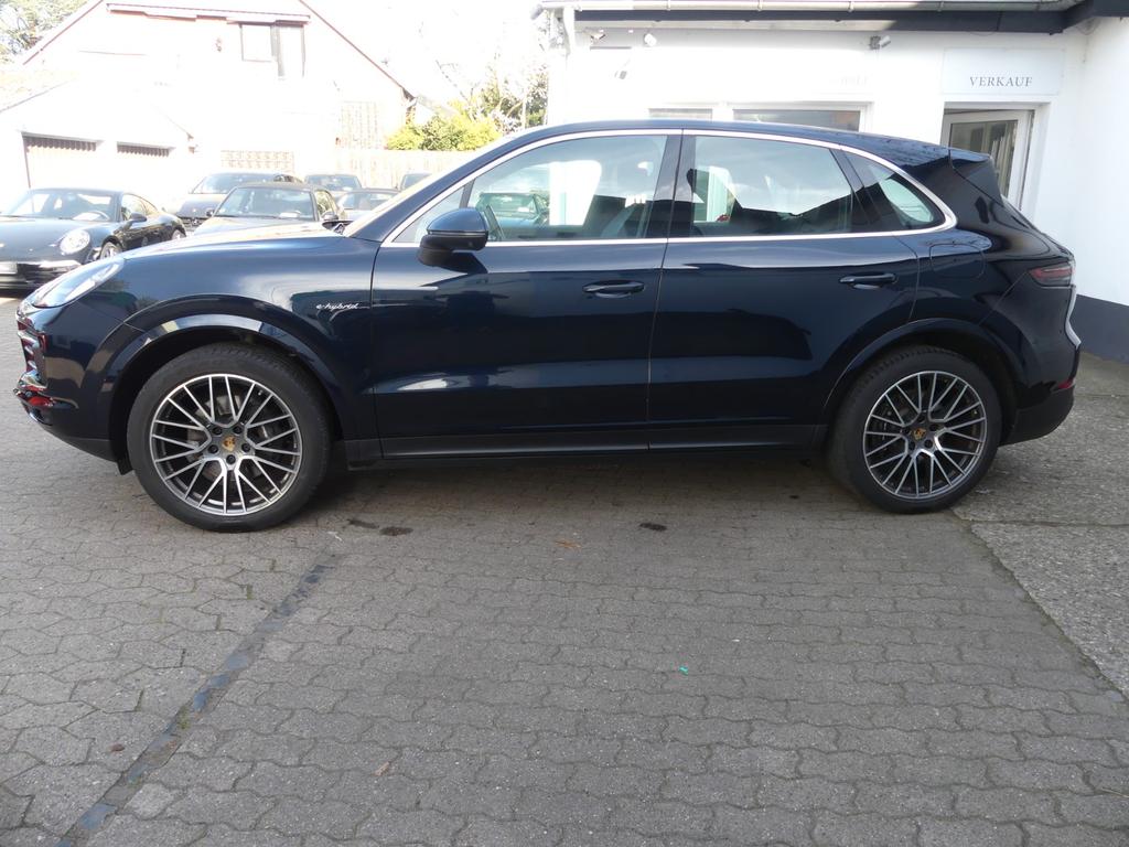 Porsche Cayenne 2021