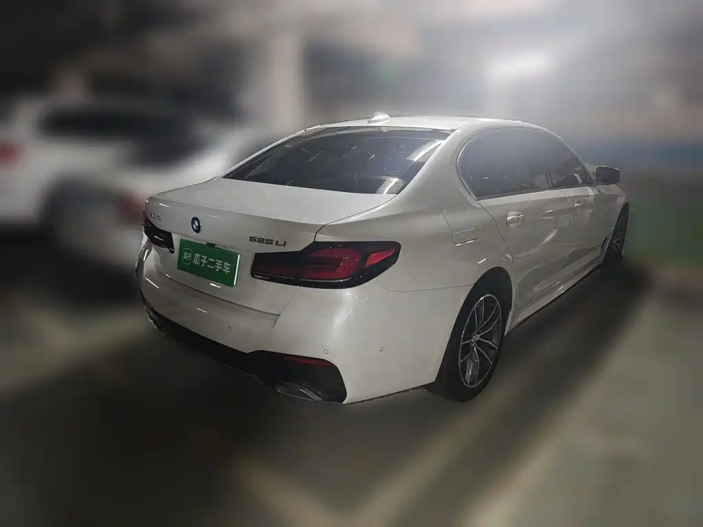 BMW 5 серии 2023