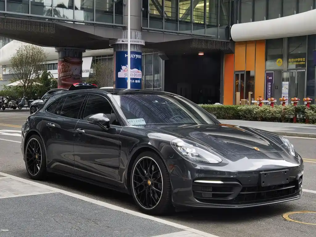 Porsche Panamera 2021