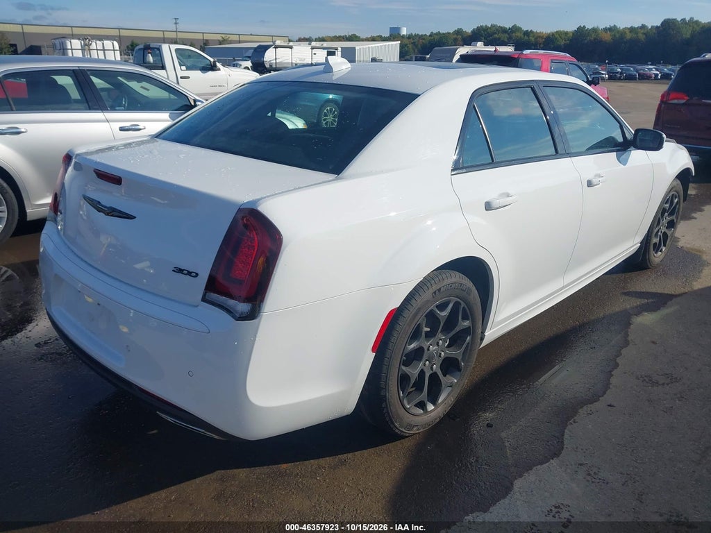 Chrysler 300 2023