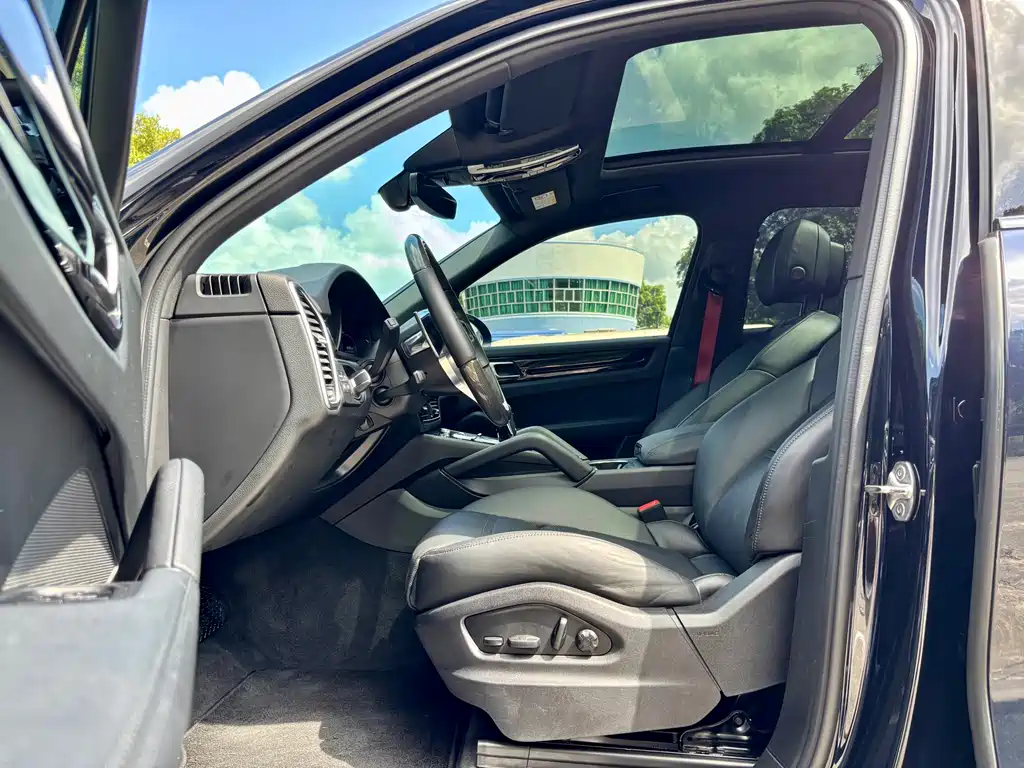 Porsche Cayenne 2023
