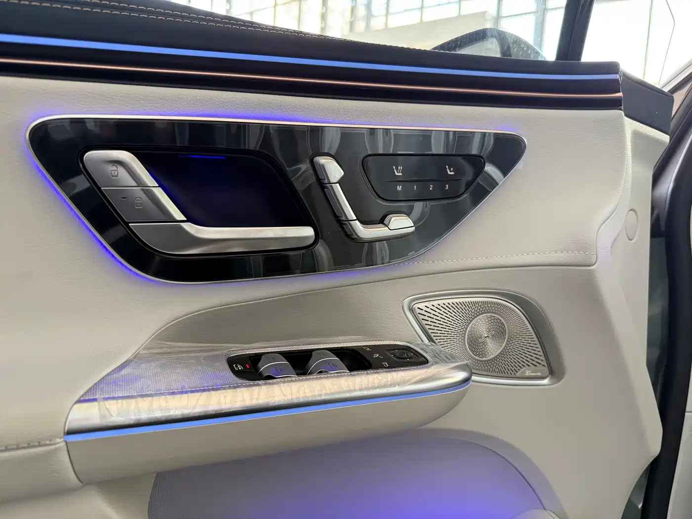 Mercedes-Benz EQE 2025