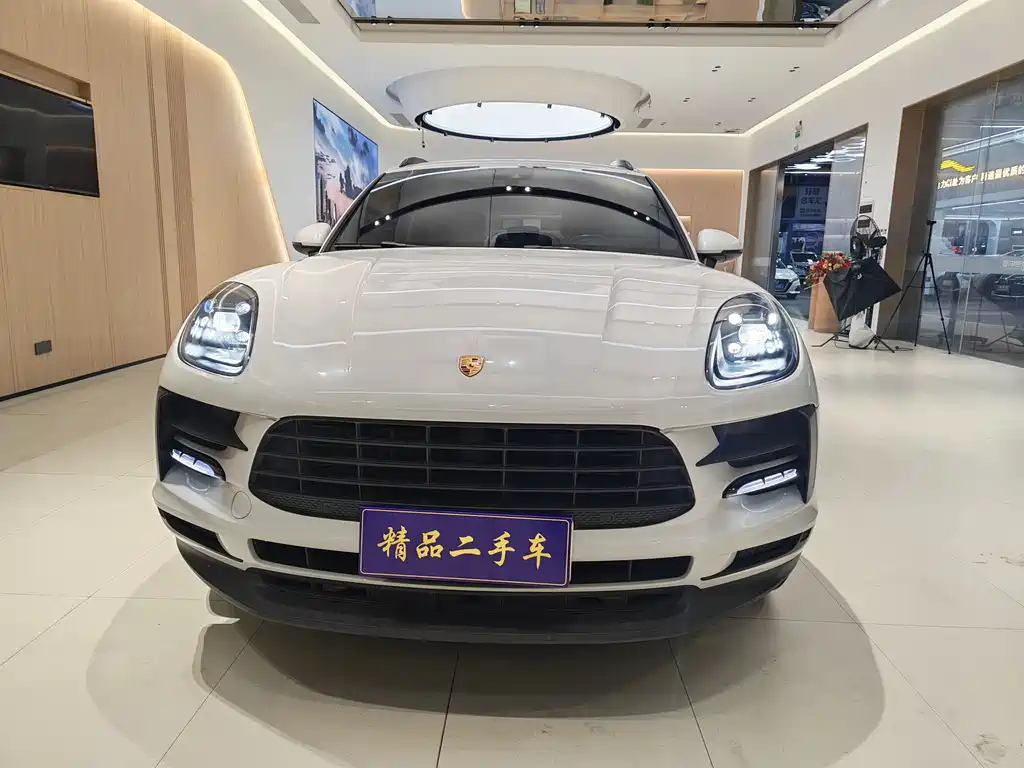 Porsche Macan 2021