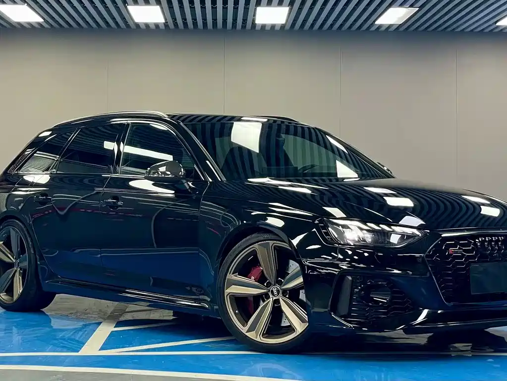 Audi RS 4 2022