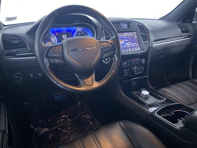 Chrysler 300 2021